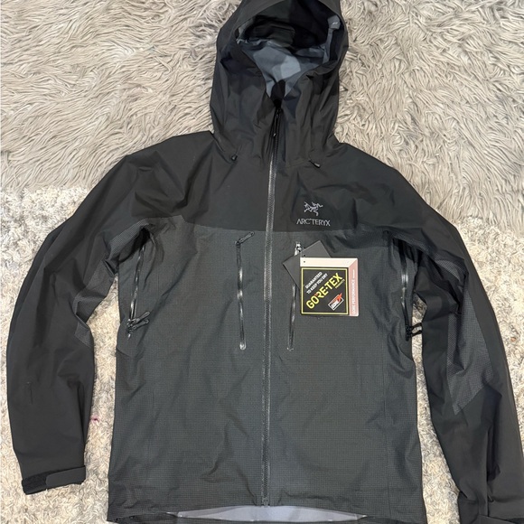 NWT Men’s Size Medium - Arc’teryx Alpha Jacket - Picture 14 of 14